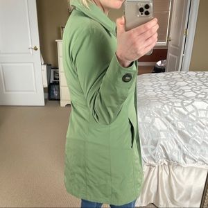 Gorgeous spring green lightweight coat